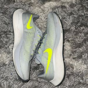 Men’s Nike sneakers
